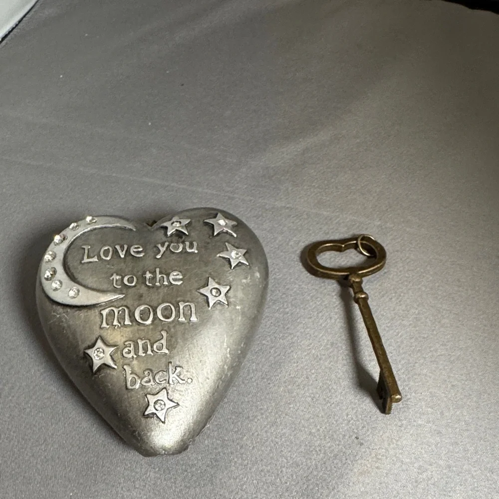Silver Heart Decor‎ with Key